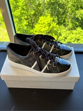 Michael Kors Black Low-Top Sneakers – Excellent Condition ✨